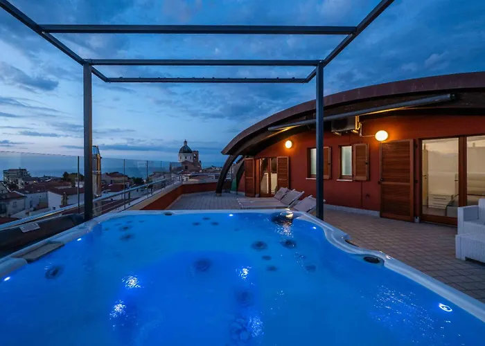 Attico Vista Mare Con Jacuzzi - Casa Luxury Diamante * Ortona
