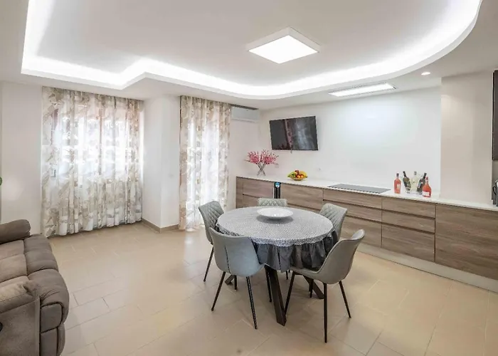 Attico Vista Mare Con Jacuzzi - Casa Luxury Diamante